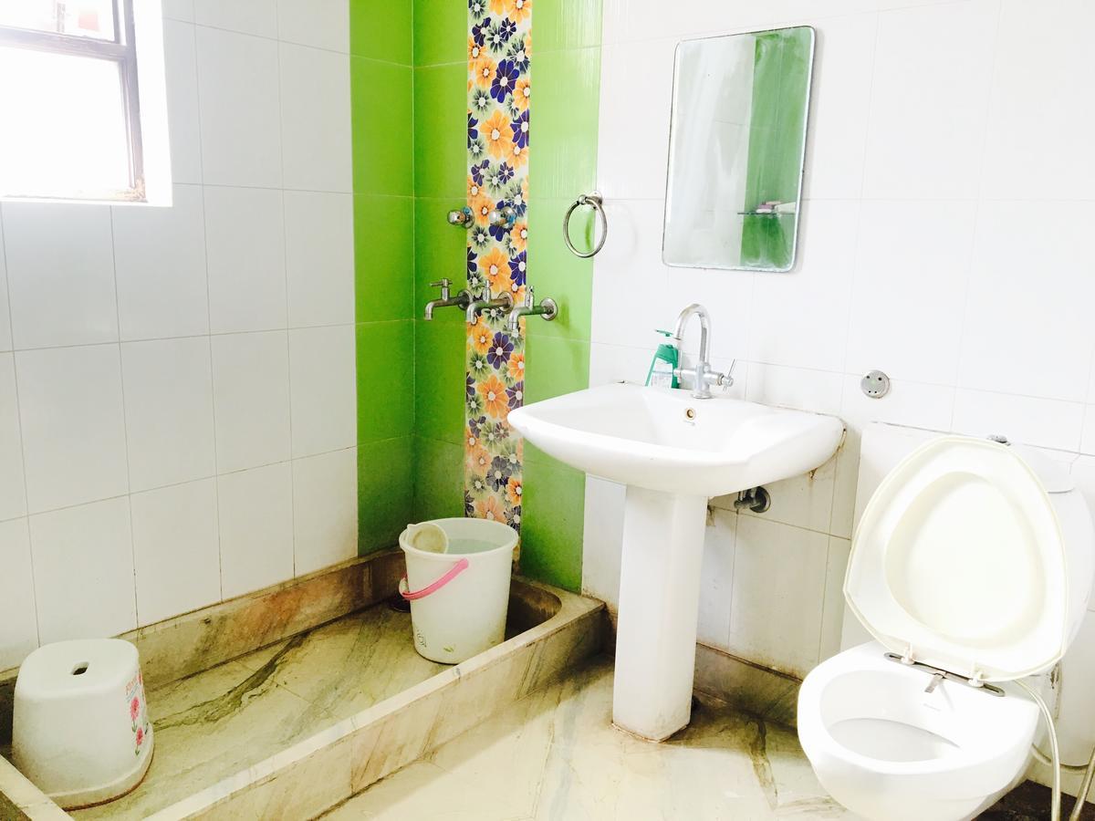 Parkash Bed And Breakfast New Delhi Bagian luar foto