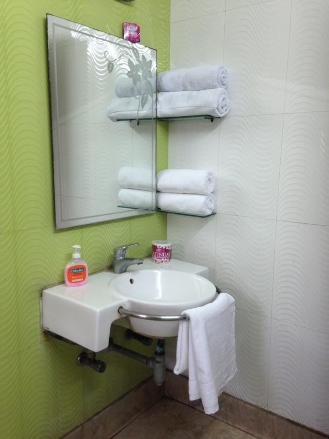 Parkash Bed And Breakfast New Delhi Bagian luar foto