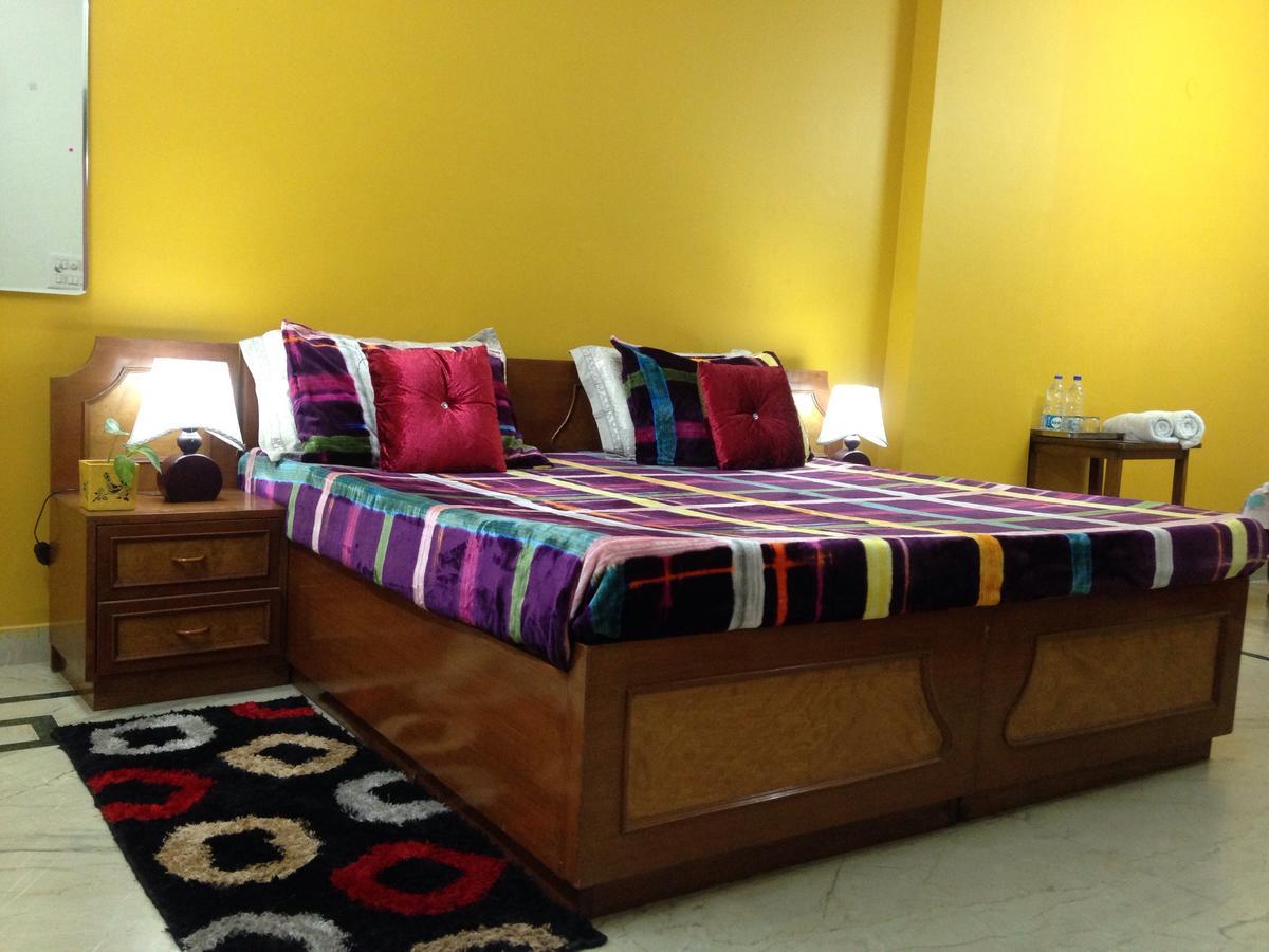 Parkash Bed And Breakfast New Delhi Bagian luar foto
